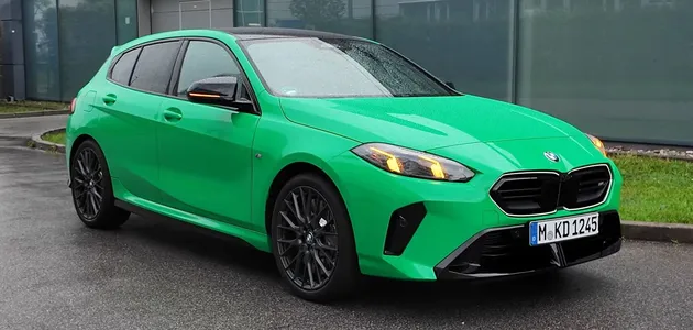 Найбюджетнішу версію BMW (2025) показано в деталях