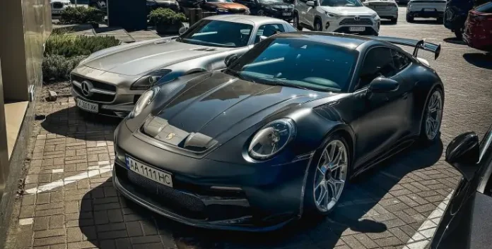 У Києві виявили паркінг із машинами вартістю понад 350 000 доларів