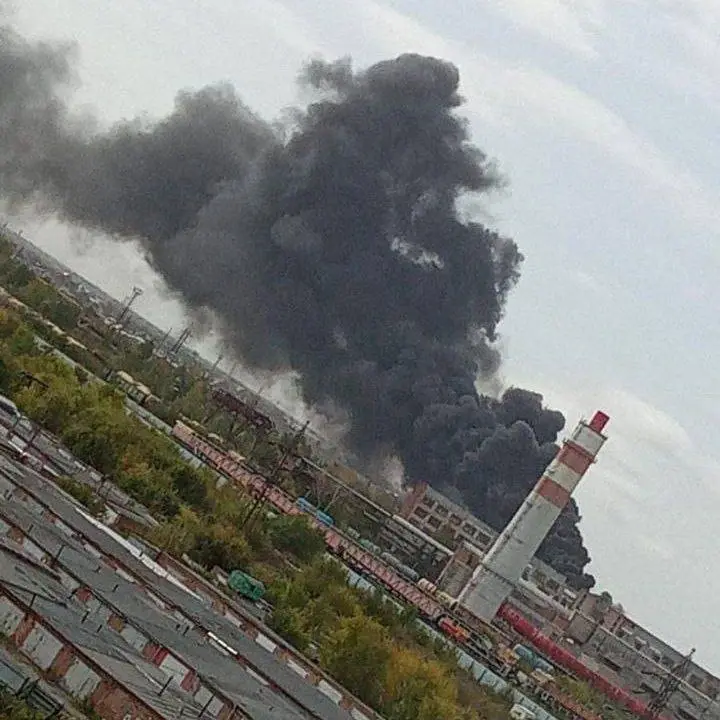 На ключовому російському танковому заводі в Омську сталася пожежа