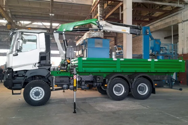 Вантажівки Renault Trucks приросли кузовними надбудовами від українських майстрів