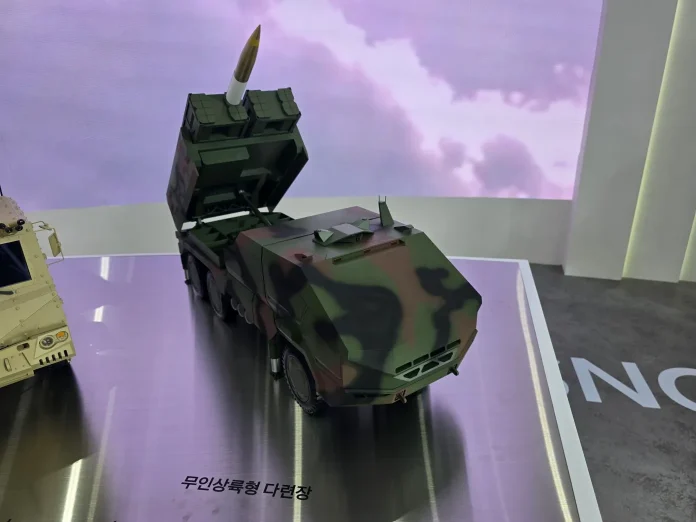 Південна Корея представила безпілотну ракетну установку-амфібію