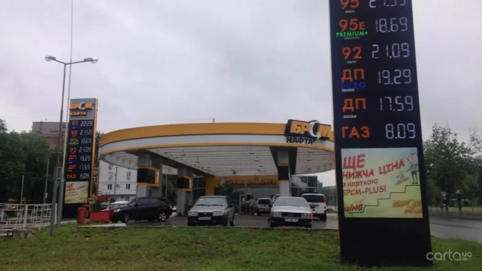 Популярну в Україні мережу АЗС викрили у фальсифікації бензину
