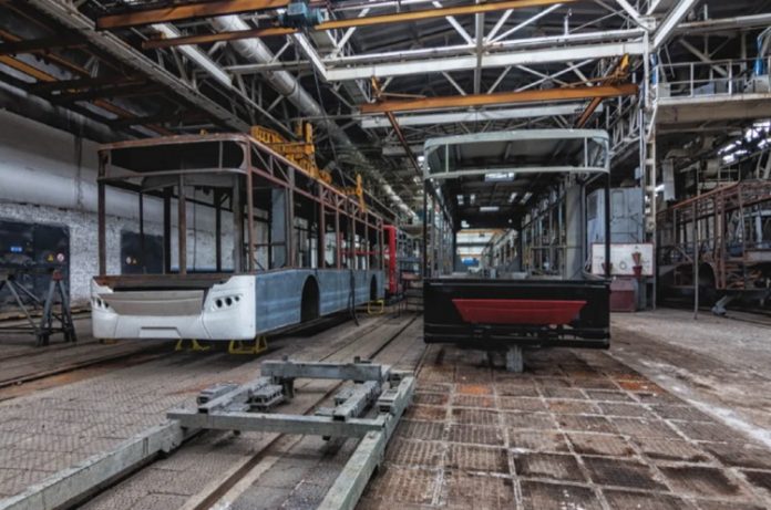 Львівський автозавод продовжить працювати: рішення про ліквідацію скасовано