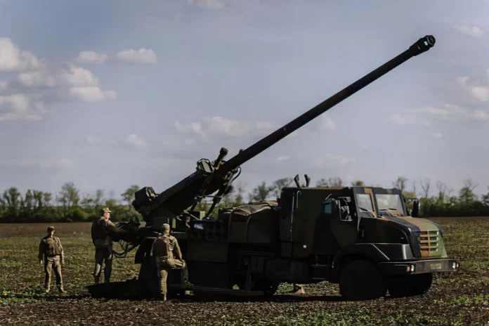 Французька 155-мм колісна самохідна гаубиця CAESAR на озброєнні української армії. (Джерело фото: Facebook Valerii Zaluzhnyi)
