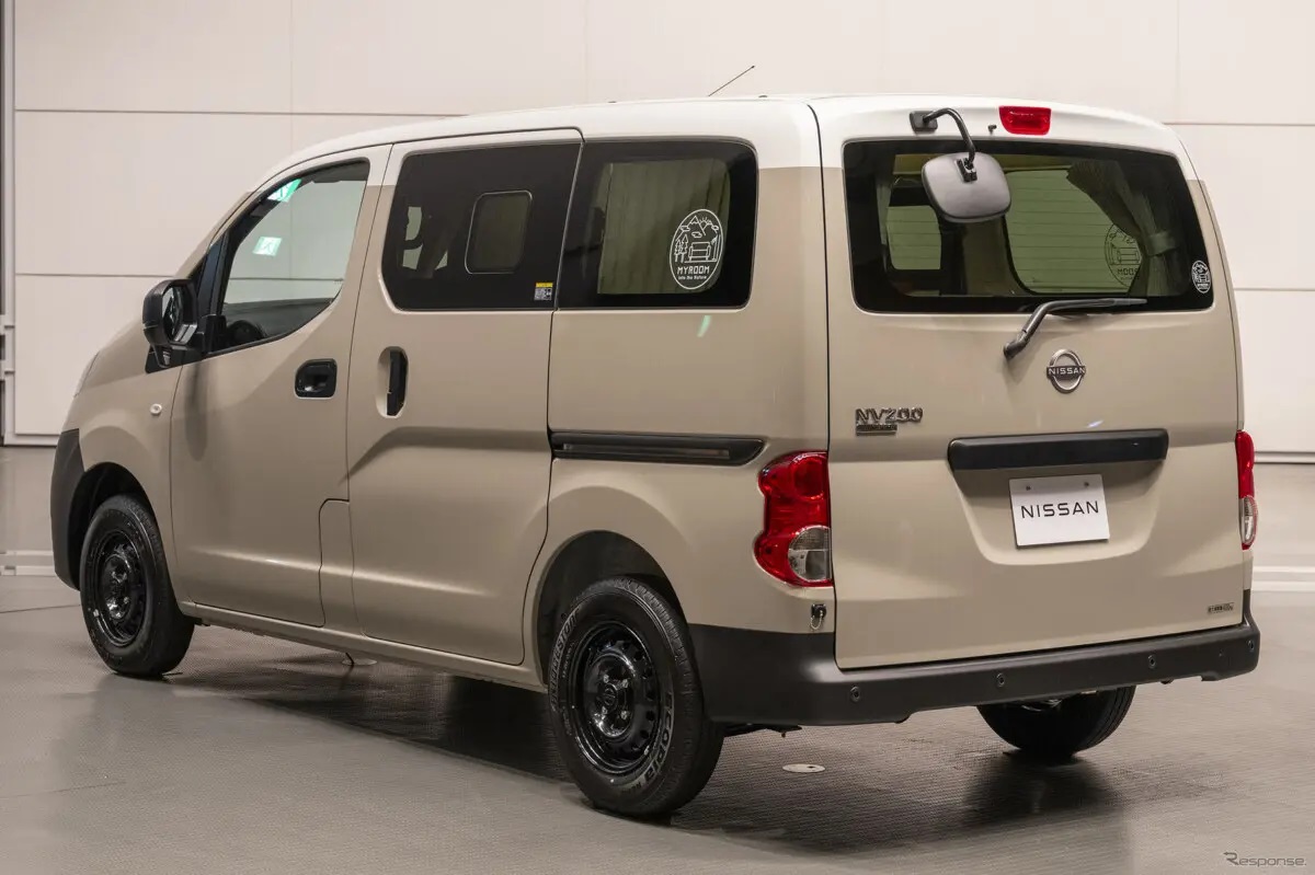 Фургон Nissan NV200