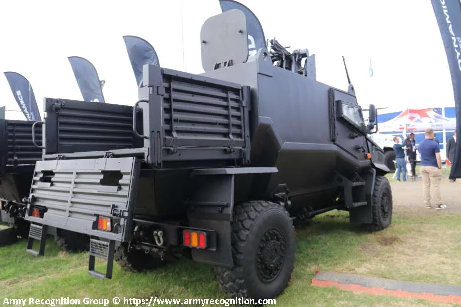 Задня частина універсальної багатоцільової машини Foxhound (GMRV) розроблена таким чином, щоб помістити піддон НАТО, і пропонує безмежні можливості для інтеграції комплексних систем місії, (Джерело зображення Army Recognition Group)