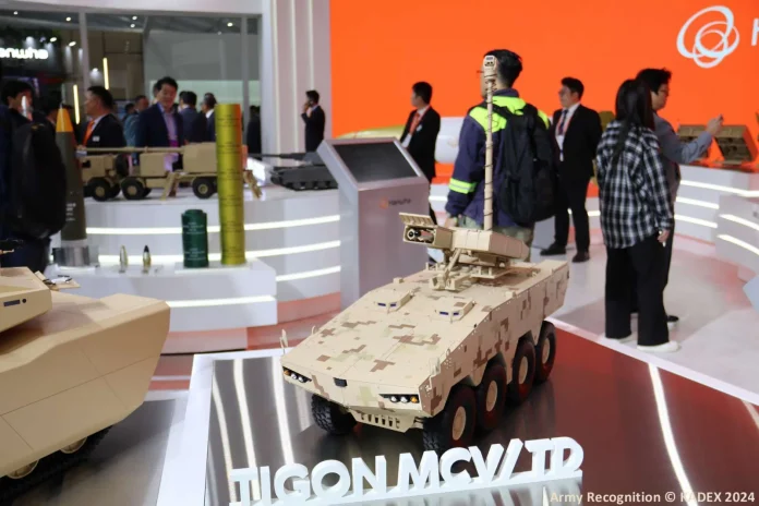 На виставці KADEX 2024 Tigon 8x8 був представлений як винищувач танків, оснащений ПТУР TAipers, він же Cheongeom. (Джерело зображення: Army Recognition)
