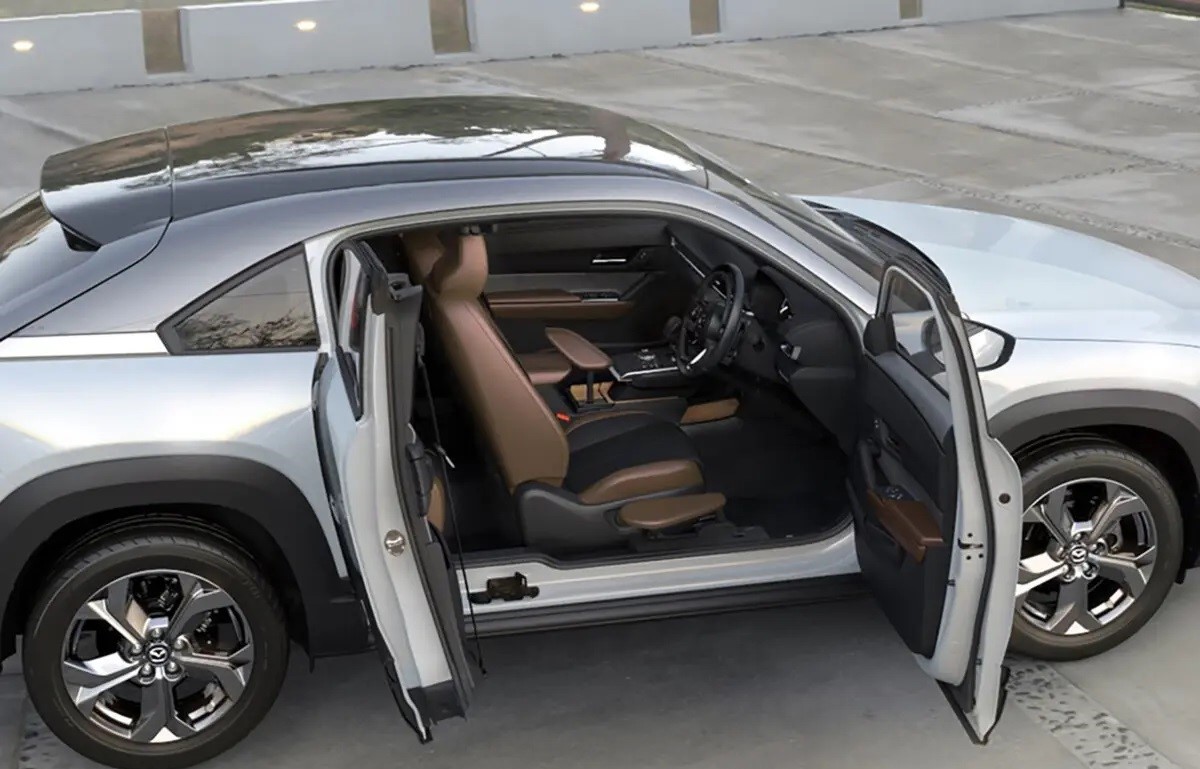 Новий кросовер Mazda CX-30_