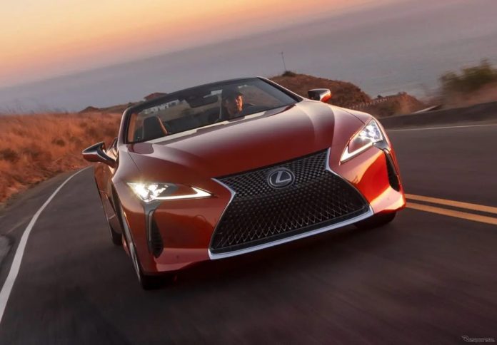 Оновлений Lexus LC500 Convertible