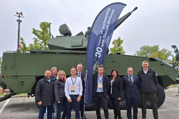 БМП Mowag Piranha V, оснащена мобільною системою протиповітряної оборони Rheinmetall Skyranger 30. (Джерело фото: GDELS)