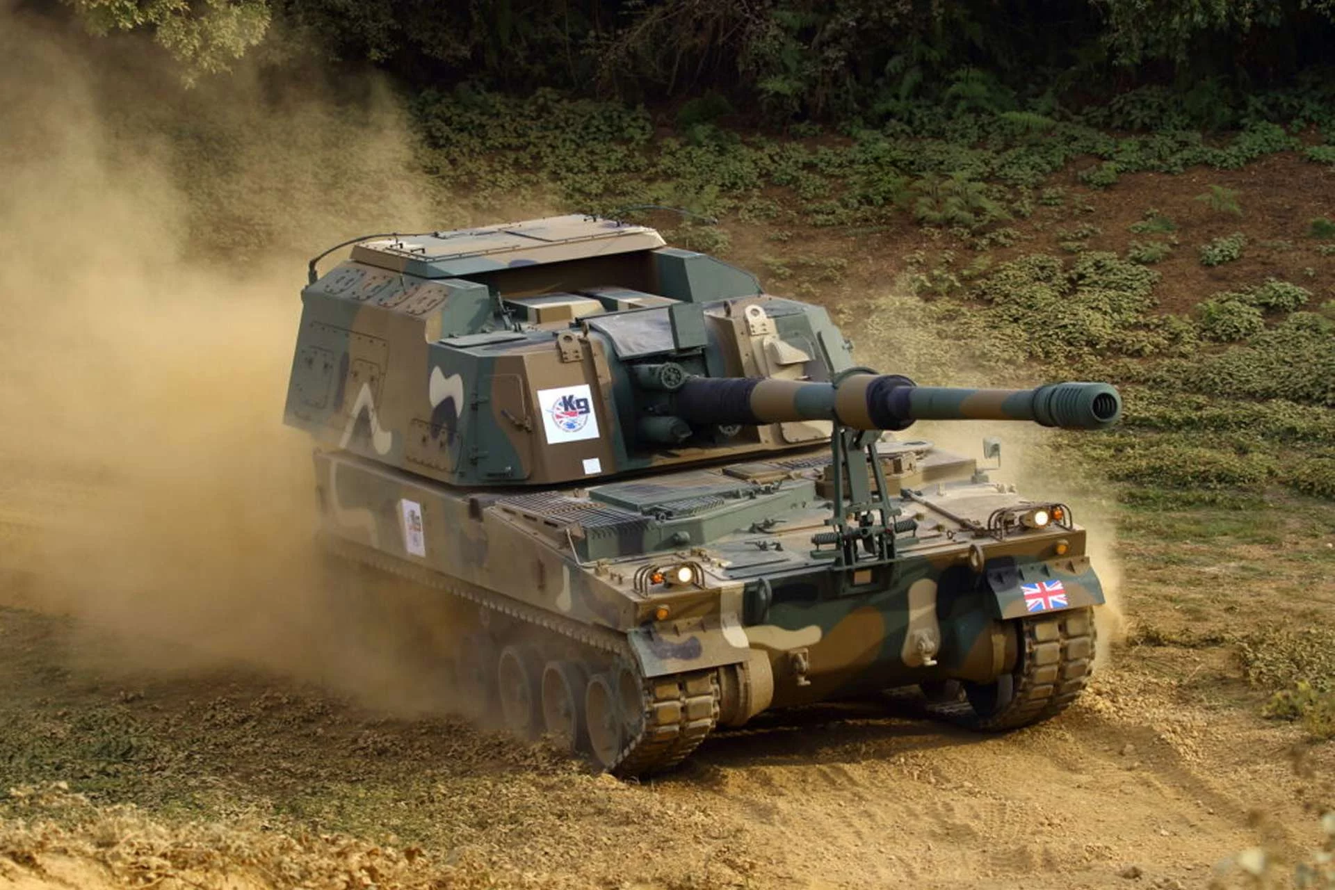 K9A2 має повністю автоматичну систему керування та автоматичну башту