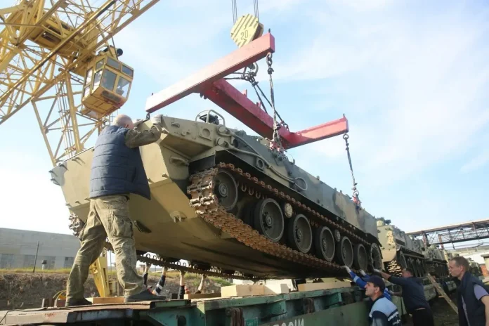 Російська армія отримала нову партію БМД-4М і БМП-3