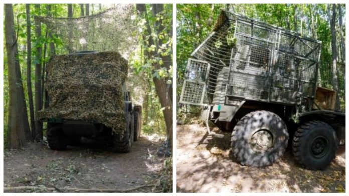 Броньований тягач ЗСУ витягує підбиту бронетехніку в Курській області
