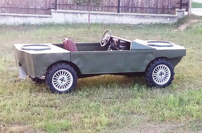 Водоплавний аналог ЛуАЗ-967 з компонентами Suzuki: вантажопідйомність 600 кг і пересування по воді зі швидкістю 7 км/год.