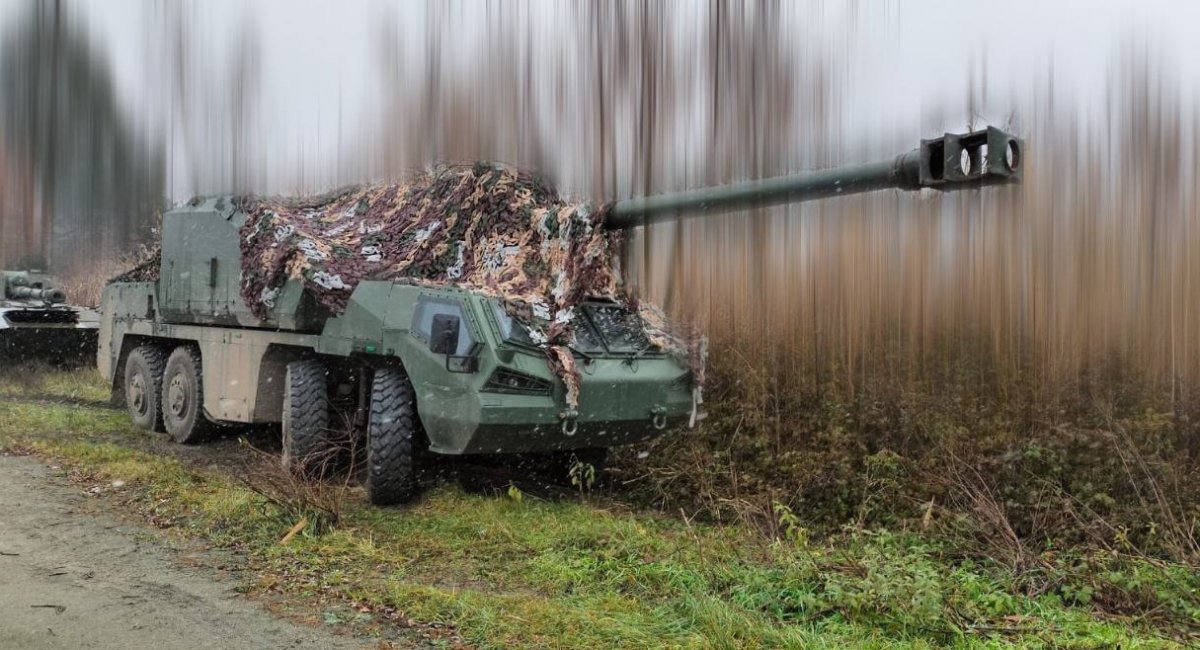 Перші 155-мм колісні САУ DITA поставлені українським військовим у рекордно швидкий термін