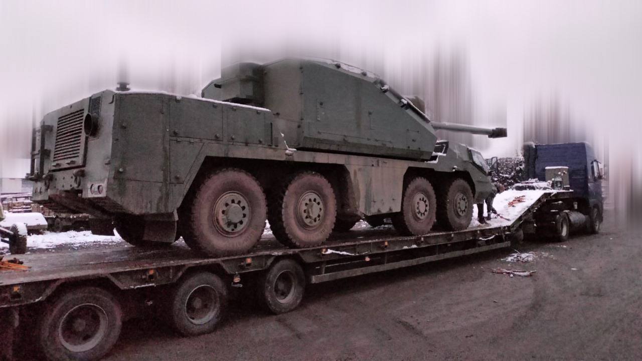 Перші 155-мм колісні САУ DITA поставлені українським військовим у рекордно швидкий термін
