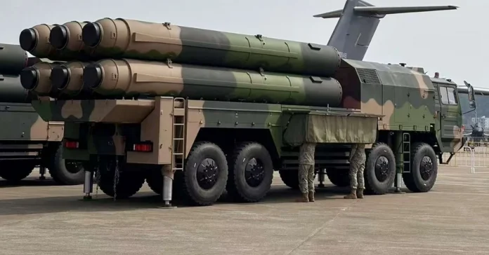 Спостерігачі відзначають, що HQ-19 може служити протидією проти балістичних ракет у регіоні Південної Азії, зокрема проти таких систем, як індійські Agni-4 та Agni-5 (Джерело зображення: Twitter/David Wang)