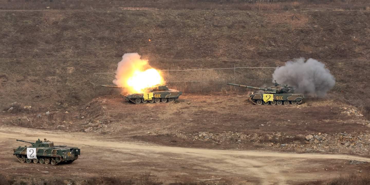 Армія Південної Кореї використовує радянські танки, БМП і БТР як мішені для експериментальних дронів
