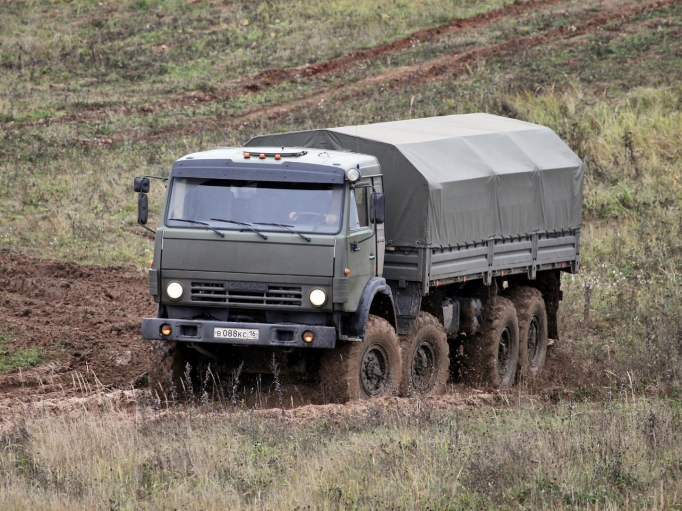 Головний постачальник техніки для армії РФ заявив про багатомільярдні збитки 