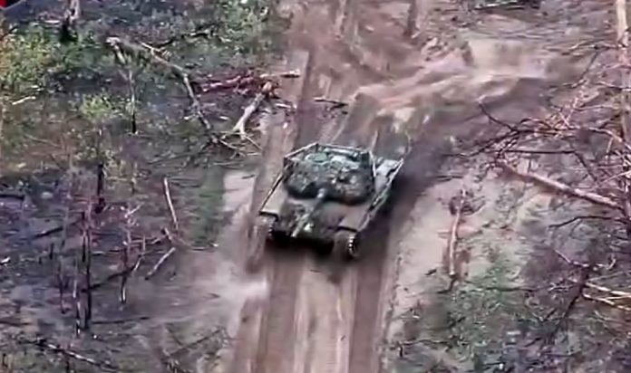 Портативна система РЕБ врятувала український Т-72 від російського дрона