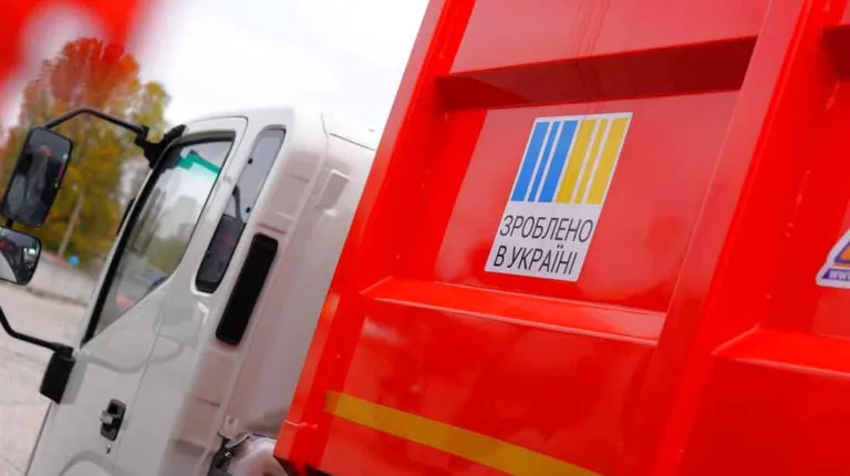 Українське підприємство виготовило партію сміттєвозів на шасі JAC N120