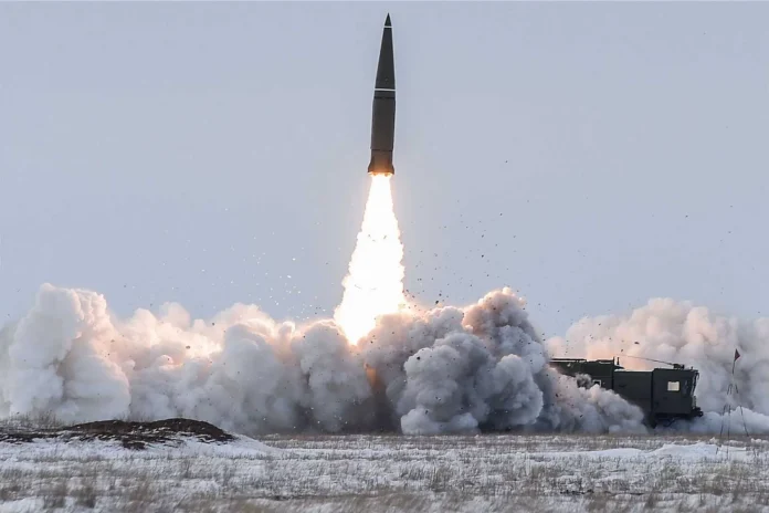 Тестовий пуск у Капустіному Яру: російські варіанти РС-26 «Рубеж» і «Орешник» проходять критичні випробування на ракетному полігоні в Астраханській області