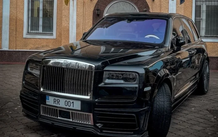 У Києві засвітився другий в Україні Rolls-Royce Cullinan в ексклюзивному виконанні від Mansory