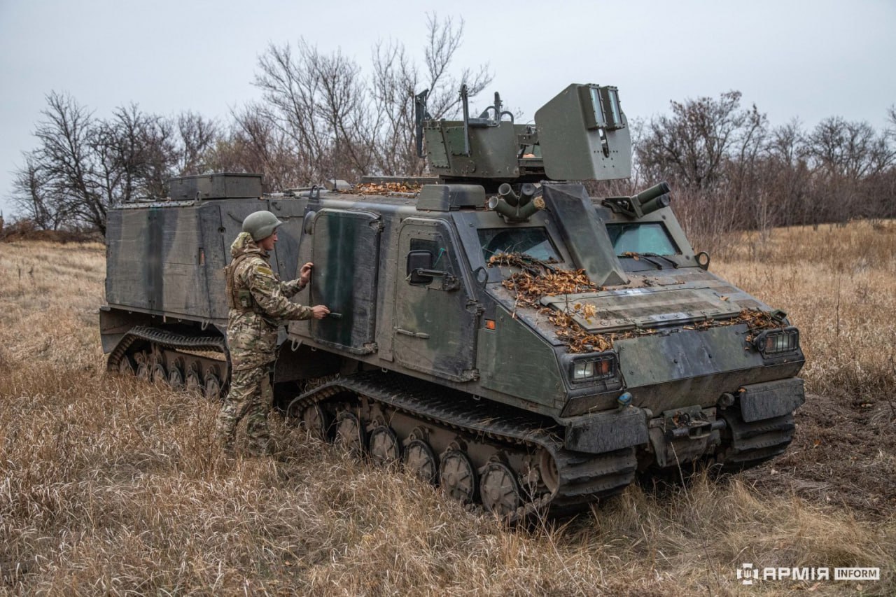 Шведський БТР-амфібія BvS10 на озброєнні 38 обрмп