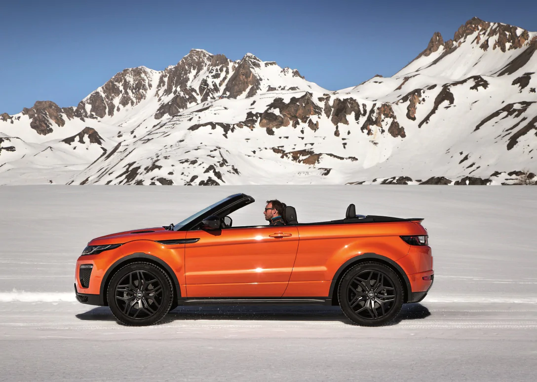 У Києві помітили рідкісний кабріолет Range Rover Evoque Convertible