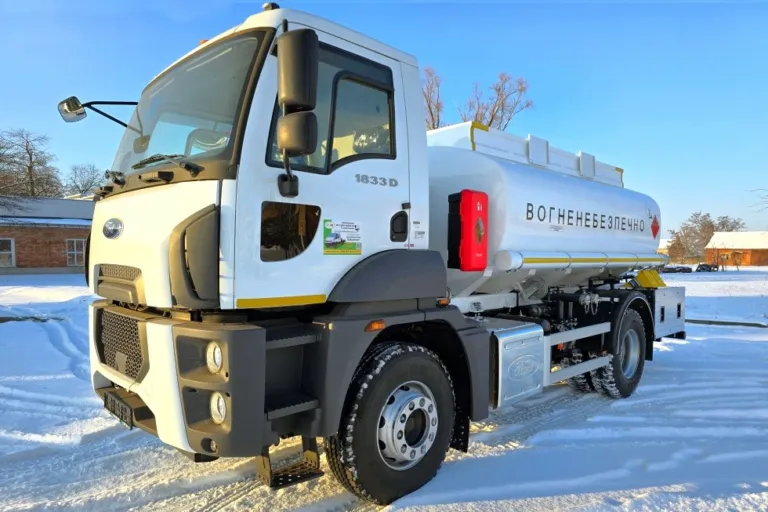 В Україні створили автопаливозаправник на базі Ford Trucks