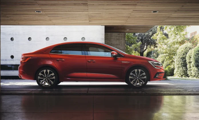 Renault Megane Sedan повертається з дизелем