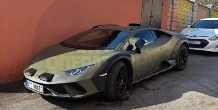 В Україні помічено позашляховий суперкар Lamborghini Huracan Sterrato