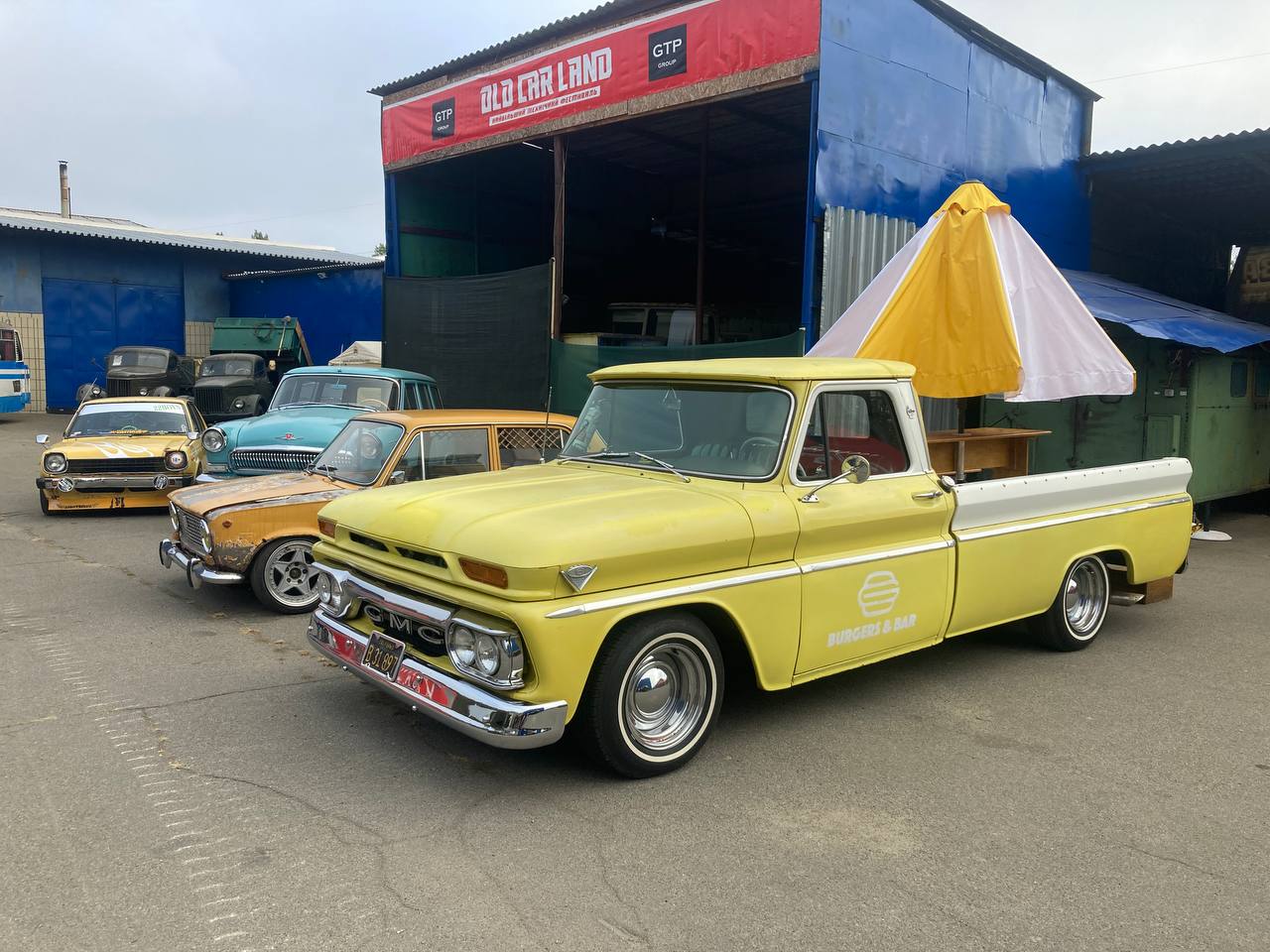 Автомобілі Old Car Land