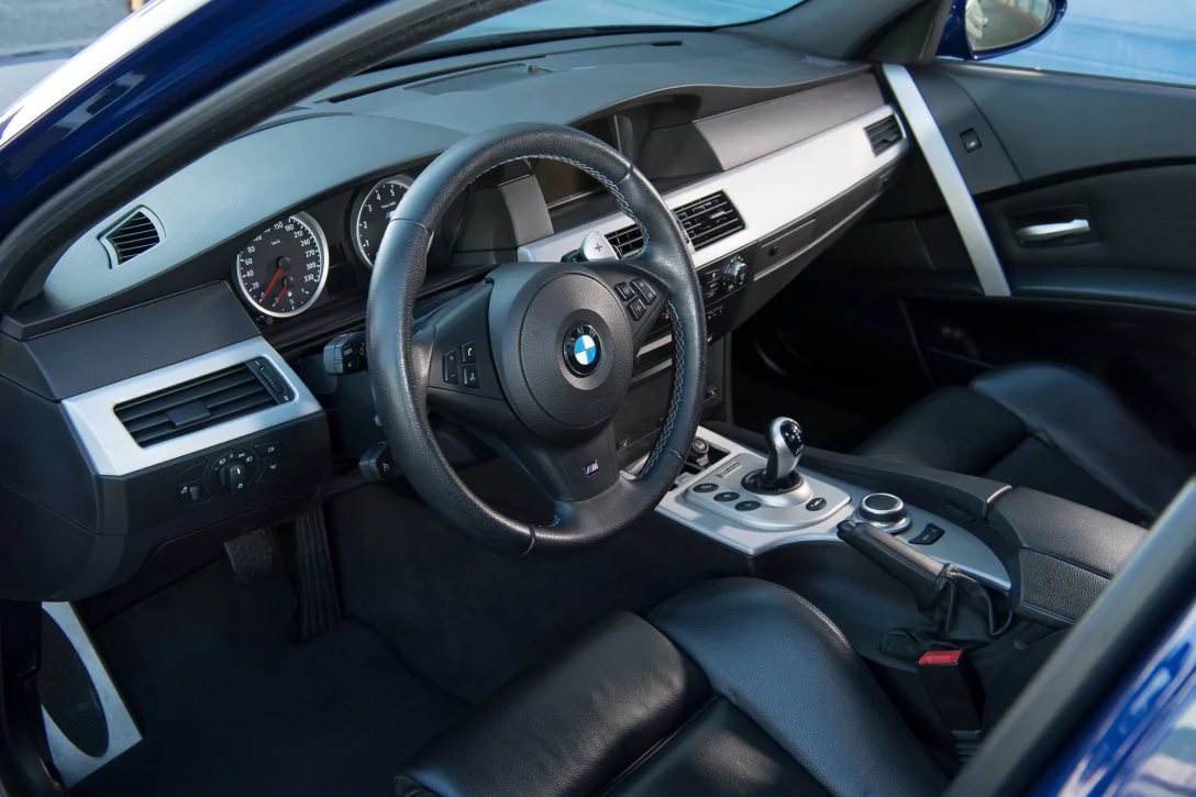 Легендарний BMW з нульових помічений у Києві  
