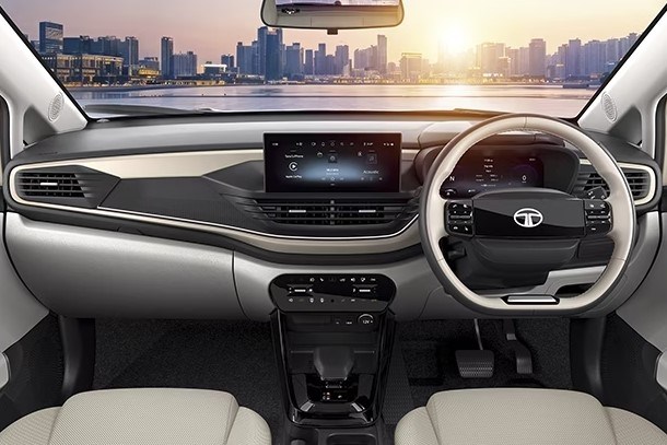 Tata Altroz ​​2025