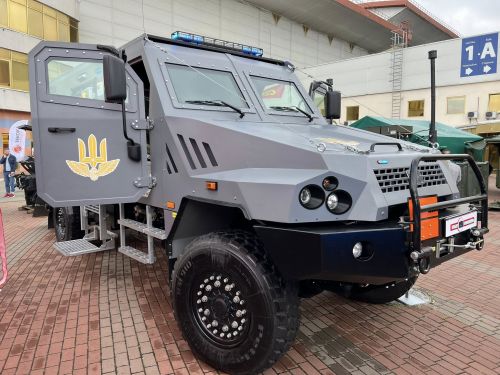 В Україні випробували новий броньовик на базі Isuzu