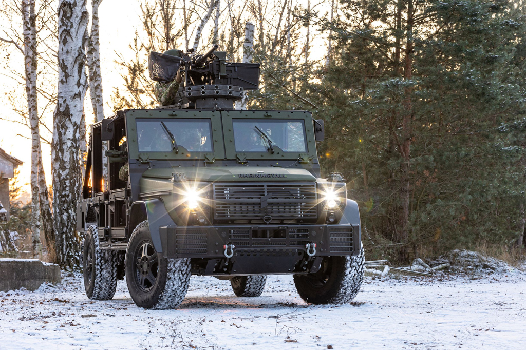Українські спецпризначенці отримали німецькі тактичні авто Caracal