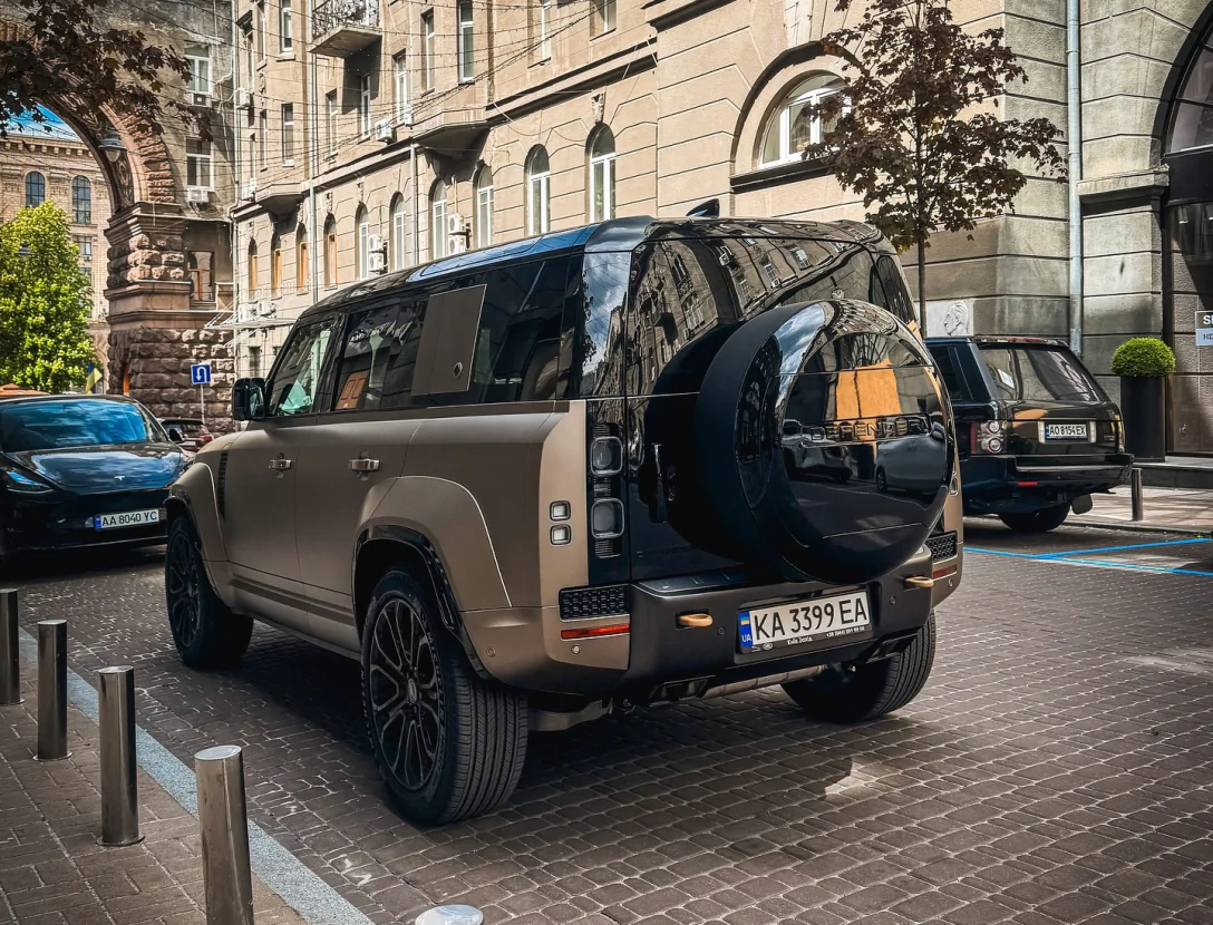 Land Rover Defender OCTA з мотором на 635 к.с. помічений у Києві 