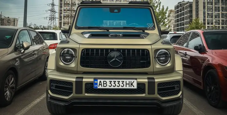 Яскравий Mercedes-AMG G63 з тюнінгом Urban Automotive помічений у Києві