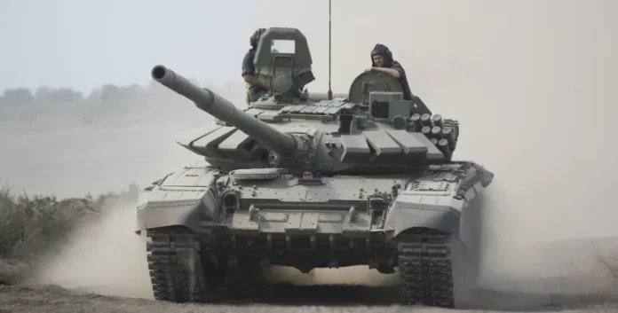 Росіяни почали обліплювати бронетехніку шинами для захисту від українських дронів