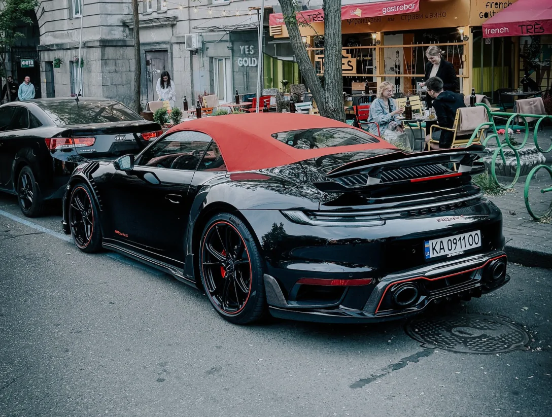 У Києві помітили тюнінгований Porsche 911 Turbo S від TechArt