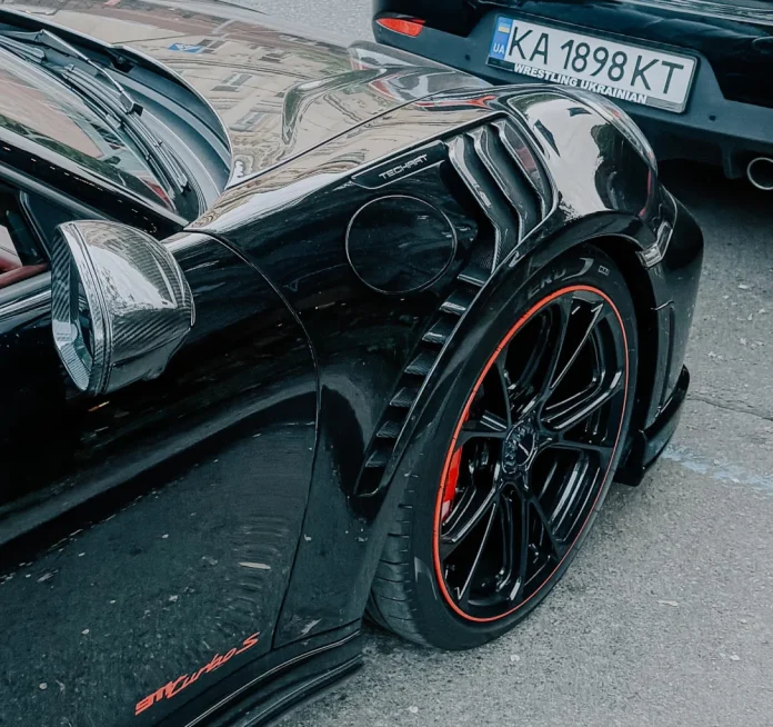 У Києві помітили тюнінгований Porsche 911 Turbo S від TechArt
