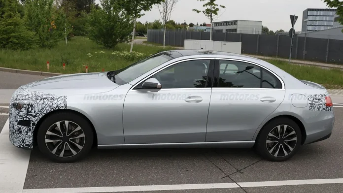 Mercedes оновлює C-Class