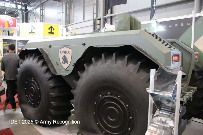 На виставці IDET представили чесько-українську амфібію UNEX UGV