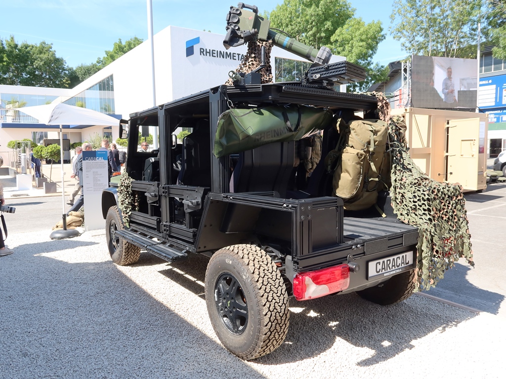 Українські спецпризначенці отримали німецькі тактичні авто Caracal