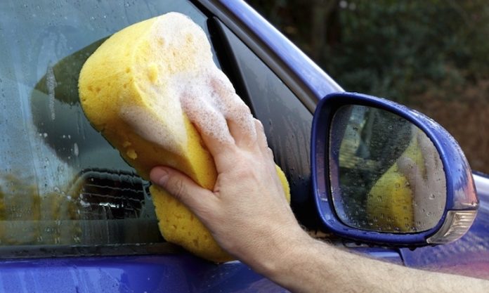 Миття авто у дворі обернеться штрафом