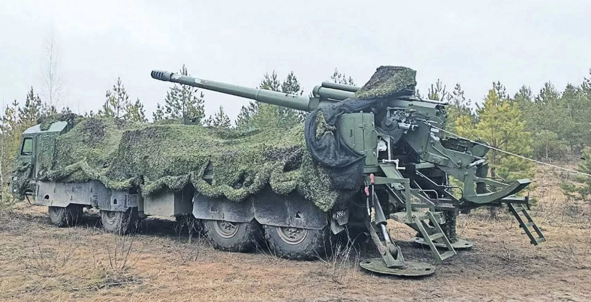 Усі відомі дані свідчать про те, що розробка 2С44 «Гіацинт-К» розпочалася не пізніше середини 2024 року, а перші готові машини з’явилися на полігонах до кінця того ж року, а в Україні — на початку лютого 2025 року