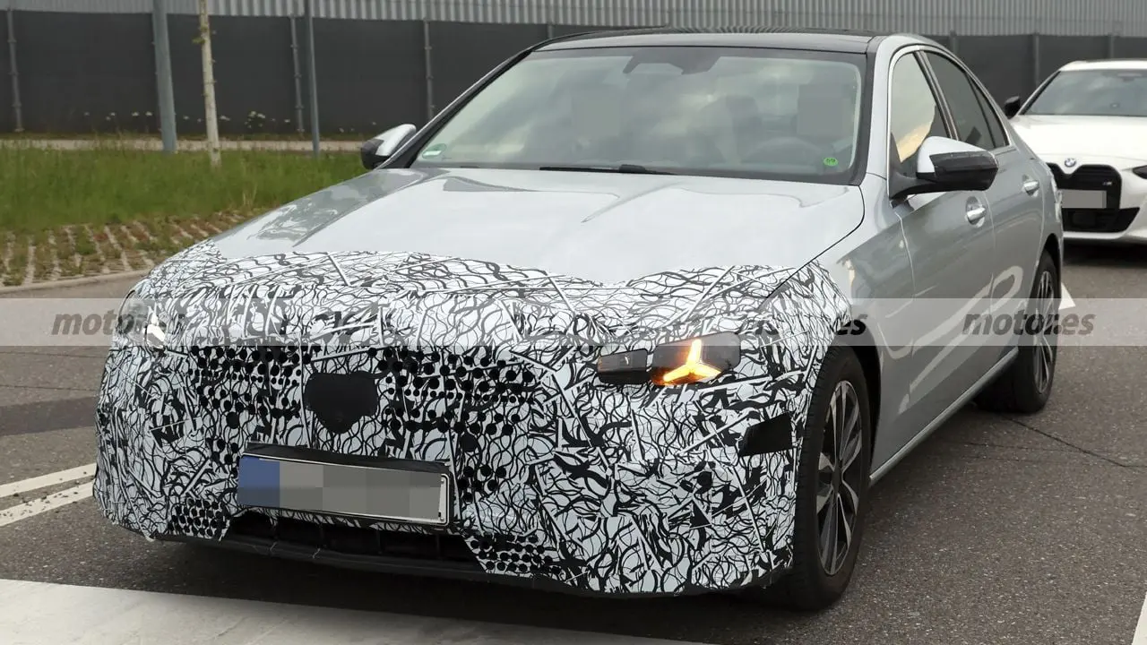 Mercedes оновлює C-Class