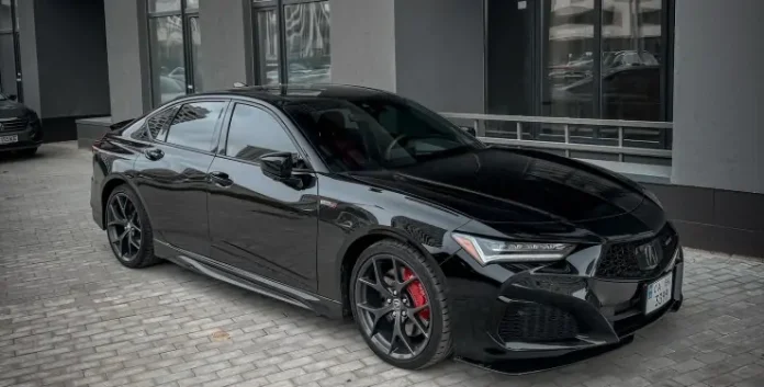 У Києві зафіксували на фото рідкісну Acura TLX Type S