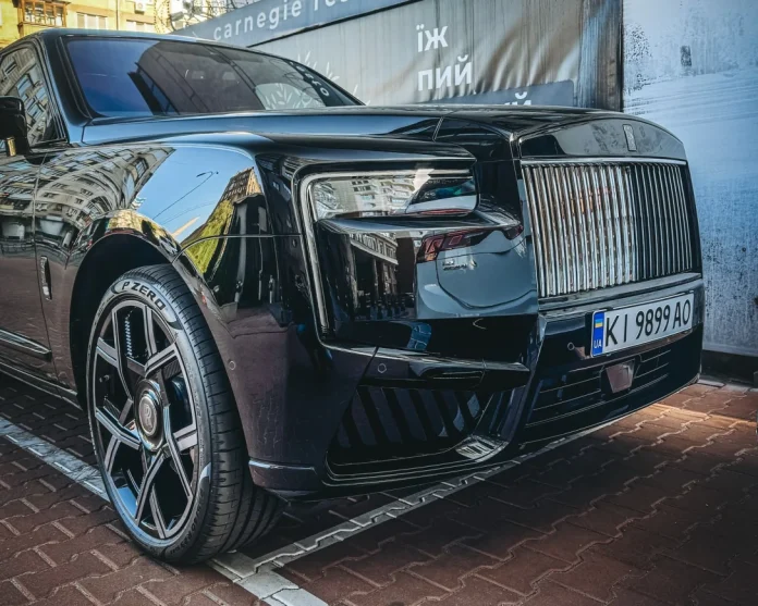 Rolls-Royce Cullinan Black Badge за $700 000 помічено в Києві